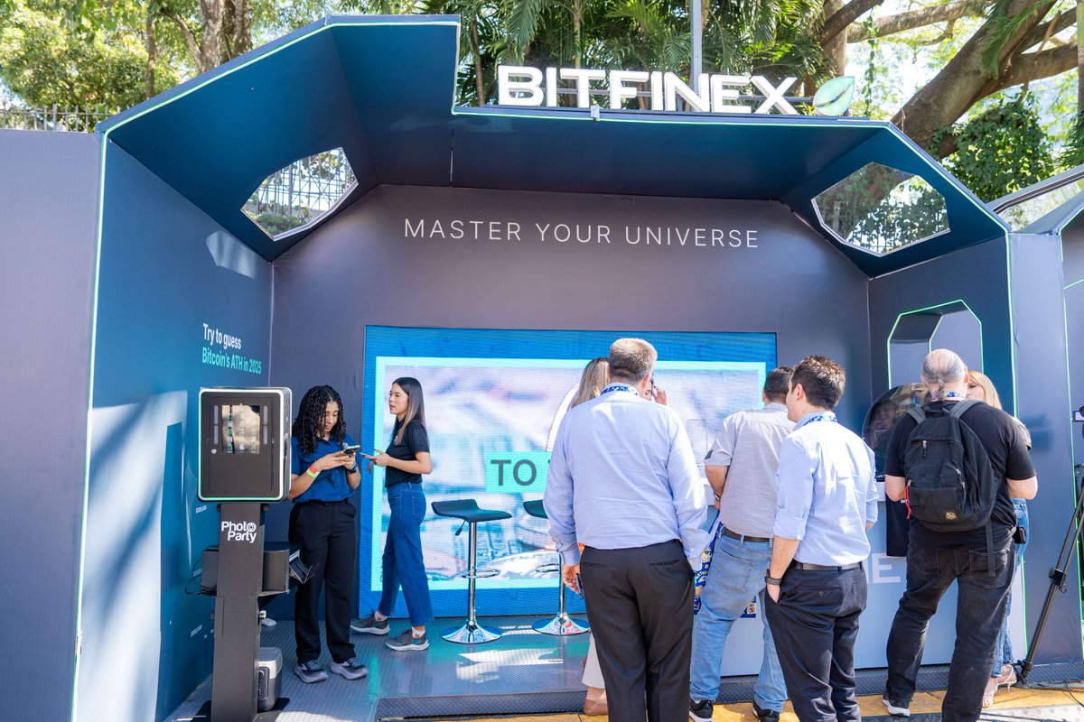 Bitfinex Standı, Etkinliğin İkinci Gününde Ziyaretçilerini Bekliyor