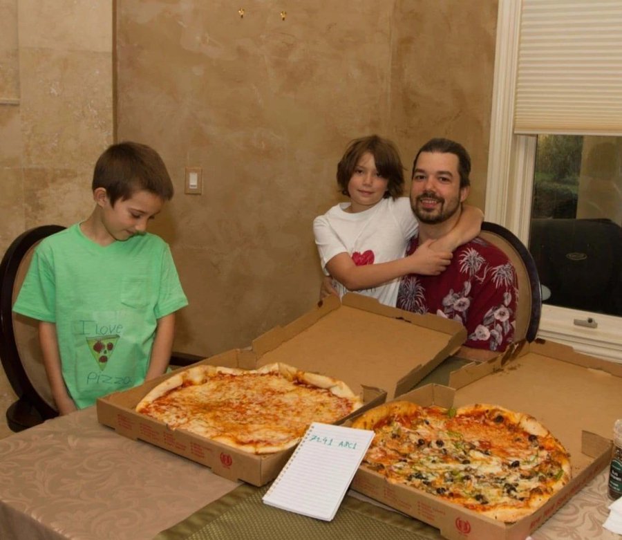 Bitcoin'in İlk Alışverişinin 15. Yıl Dönümü: İki Pizza, Milyar Dolarlık Değer