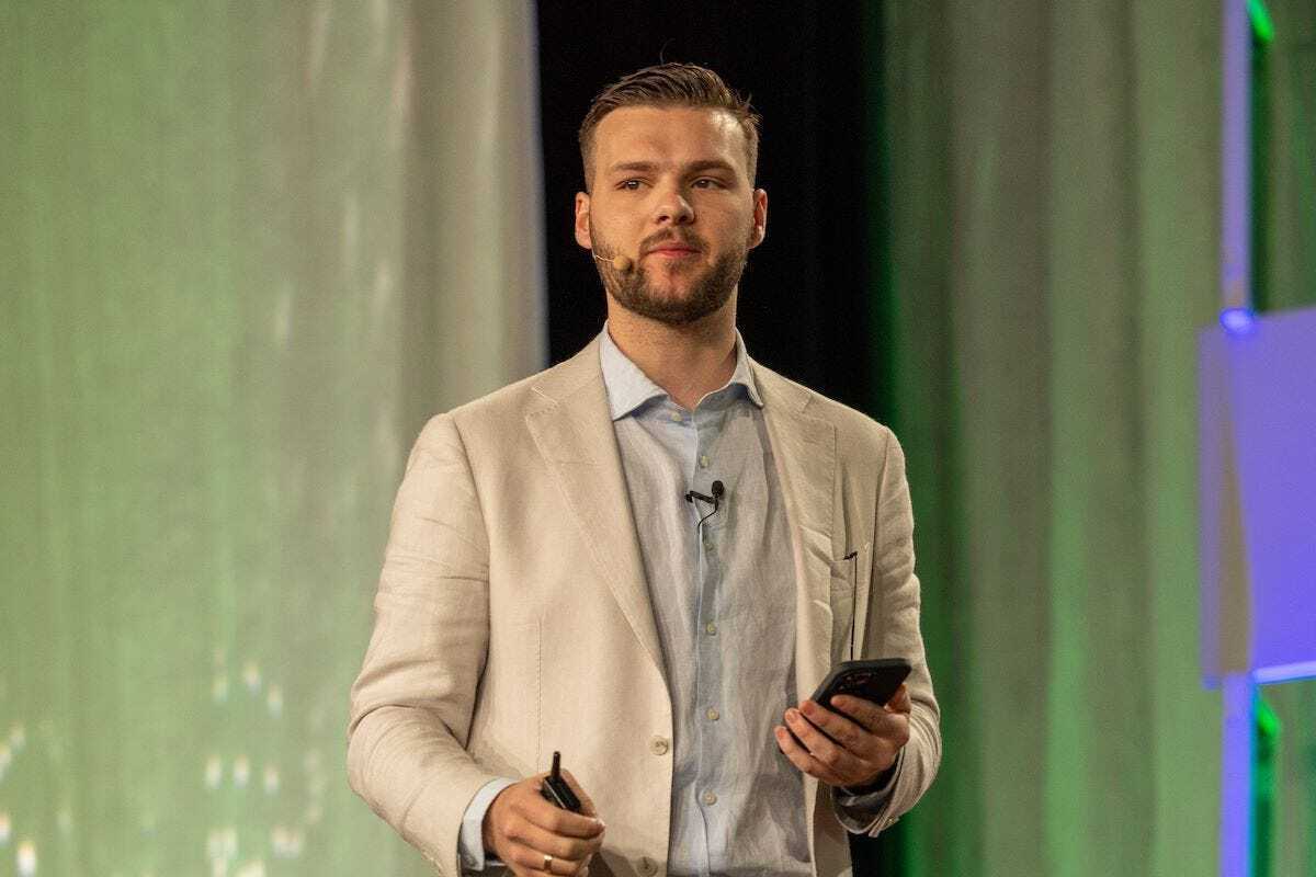 SafeMoon Eski CEO'su John Karony Dolandırıcılık Suçlamalarıyla Yargılandı