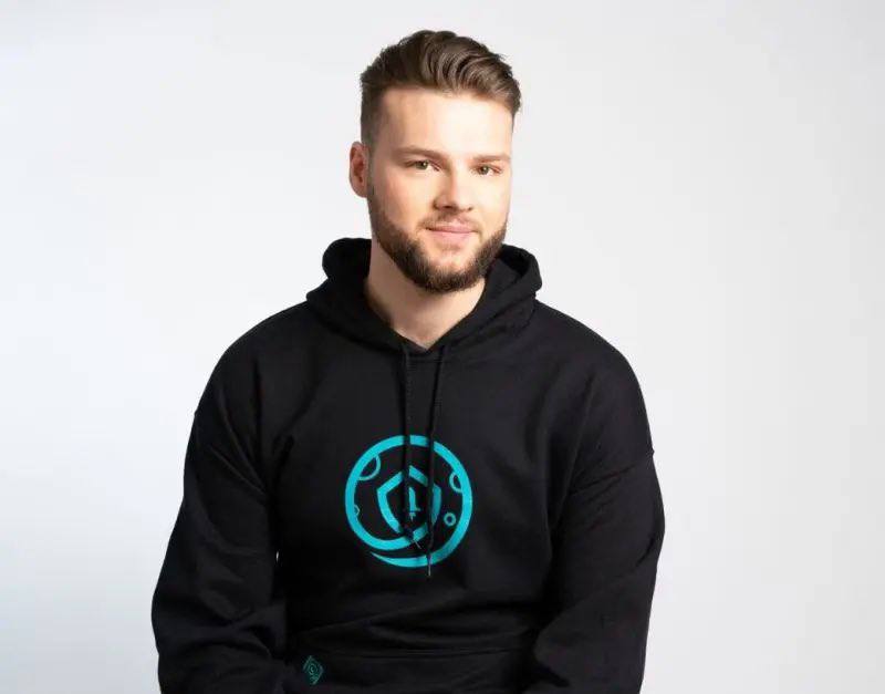 SafeMoon CEO'su Braden Karony, Güvenlik Sahtekarlığı, Telgraf Sahtekarlığı ve Para Aklamadan Yargılandı